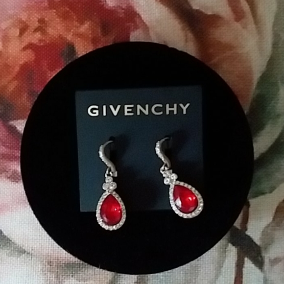 Givenchy Jewelry - 💋Givenchy teardrop earnings💋